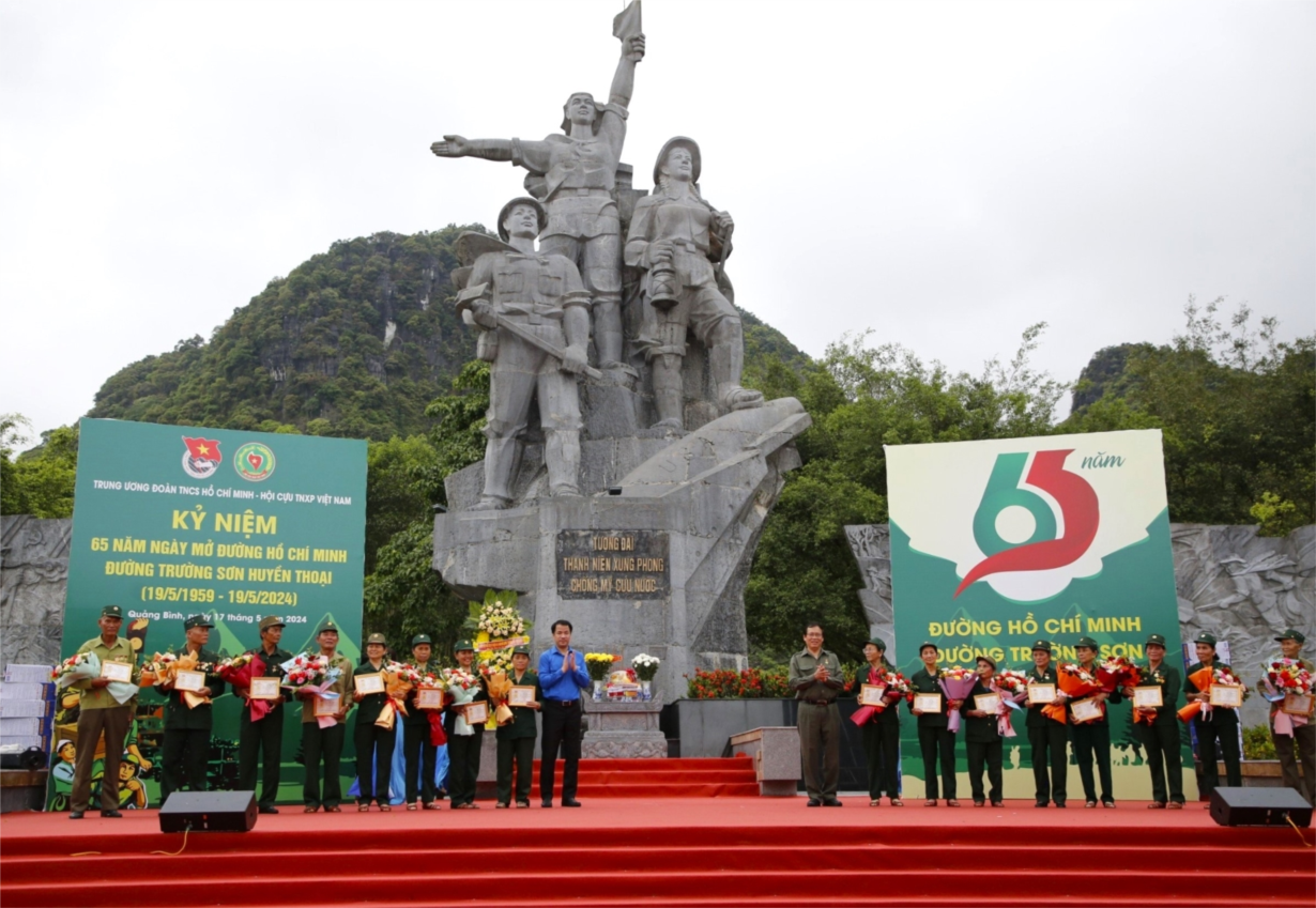 Kỷ niệm 65 năm mở đường Trường Sơn huyền thoại (17/05/2024)